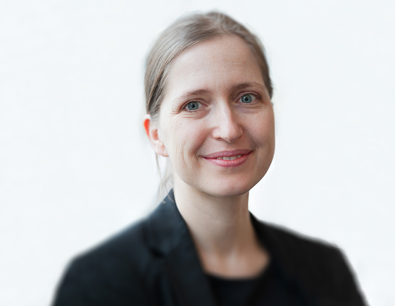 „WIR FB4“ – vier Fragen an Prof. Dr. Nadine Riedel ...