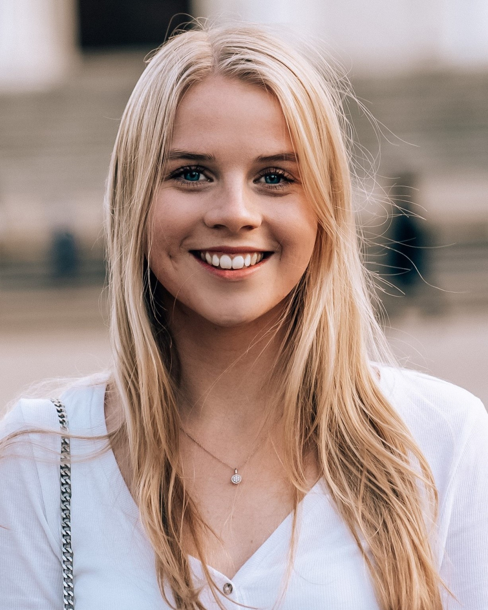 Portrait of Marleen Biesemeier, one of our current CEAT members